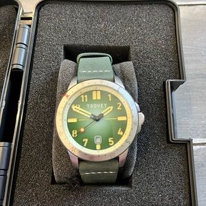 Tsovet men’s watch green & silver
